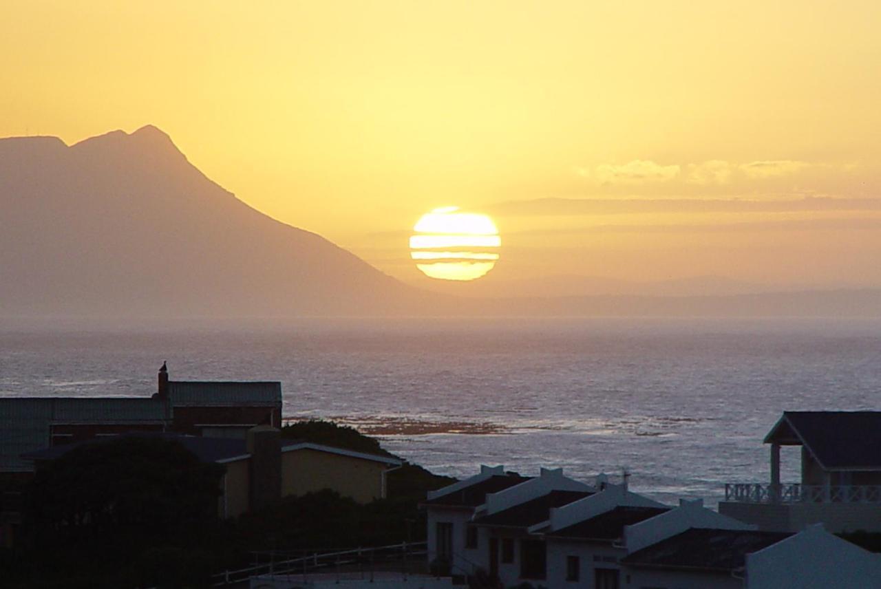 Jack'S Seaview Inn Bettyʼs Bay Exterior foto